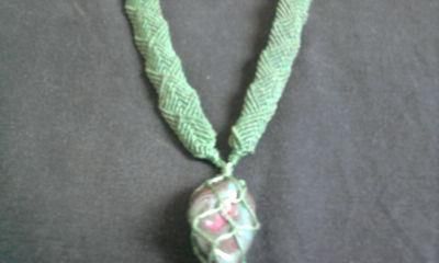 colar de pedra